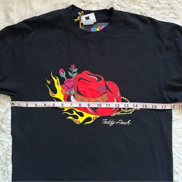 Teddy Fresh Long Sleeve Tee Giddy Up Cowboy Hat Flames Crewneck Black S NWT New - Picture 9 of 11